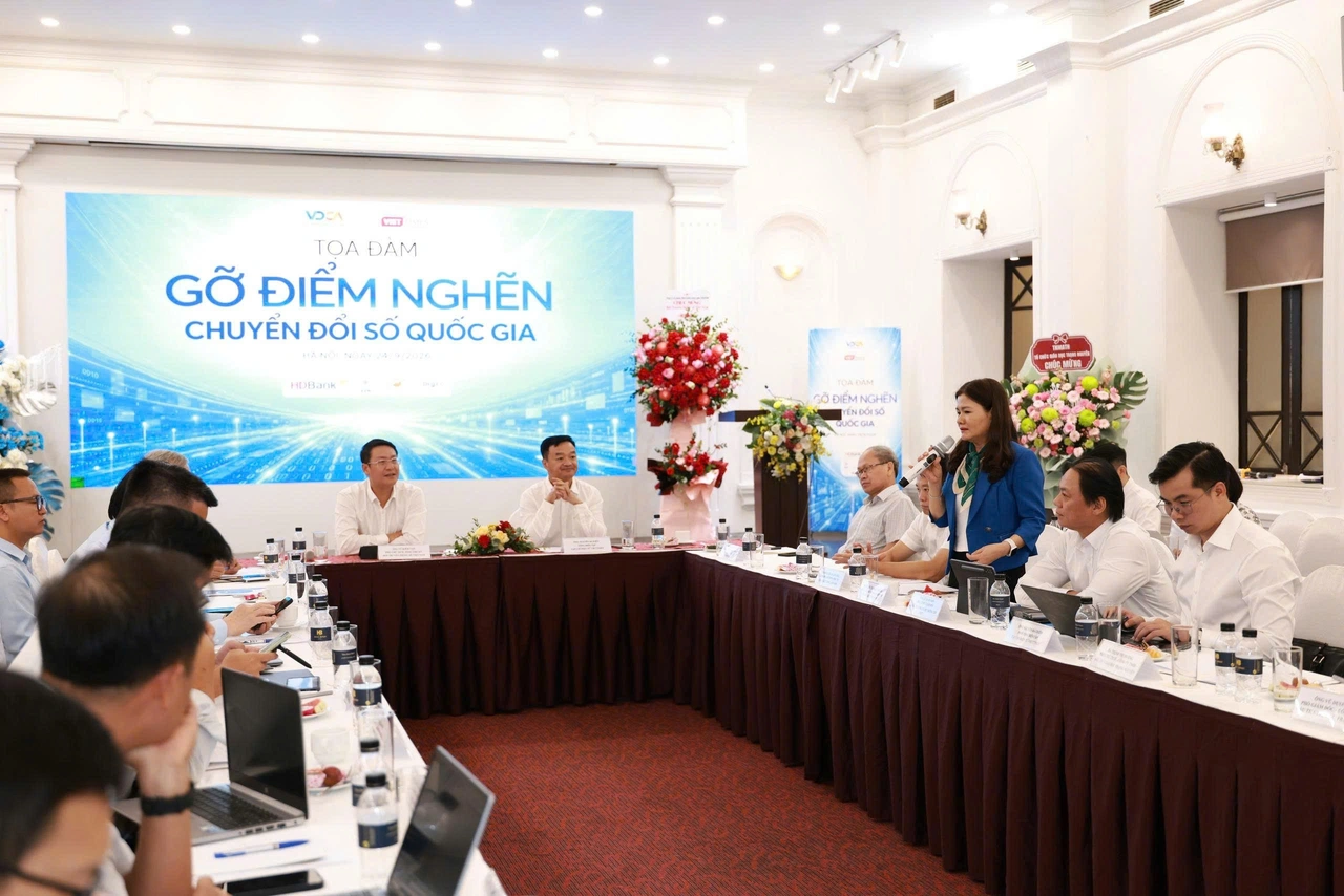 Toàn cảnh Tọa đàm Gỡ điểm nghẽn chuyển đổi số quốc gia