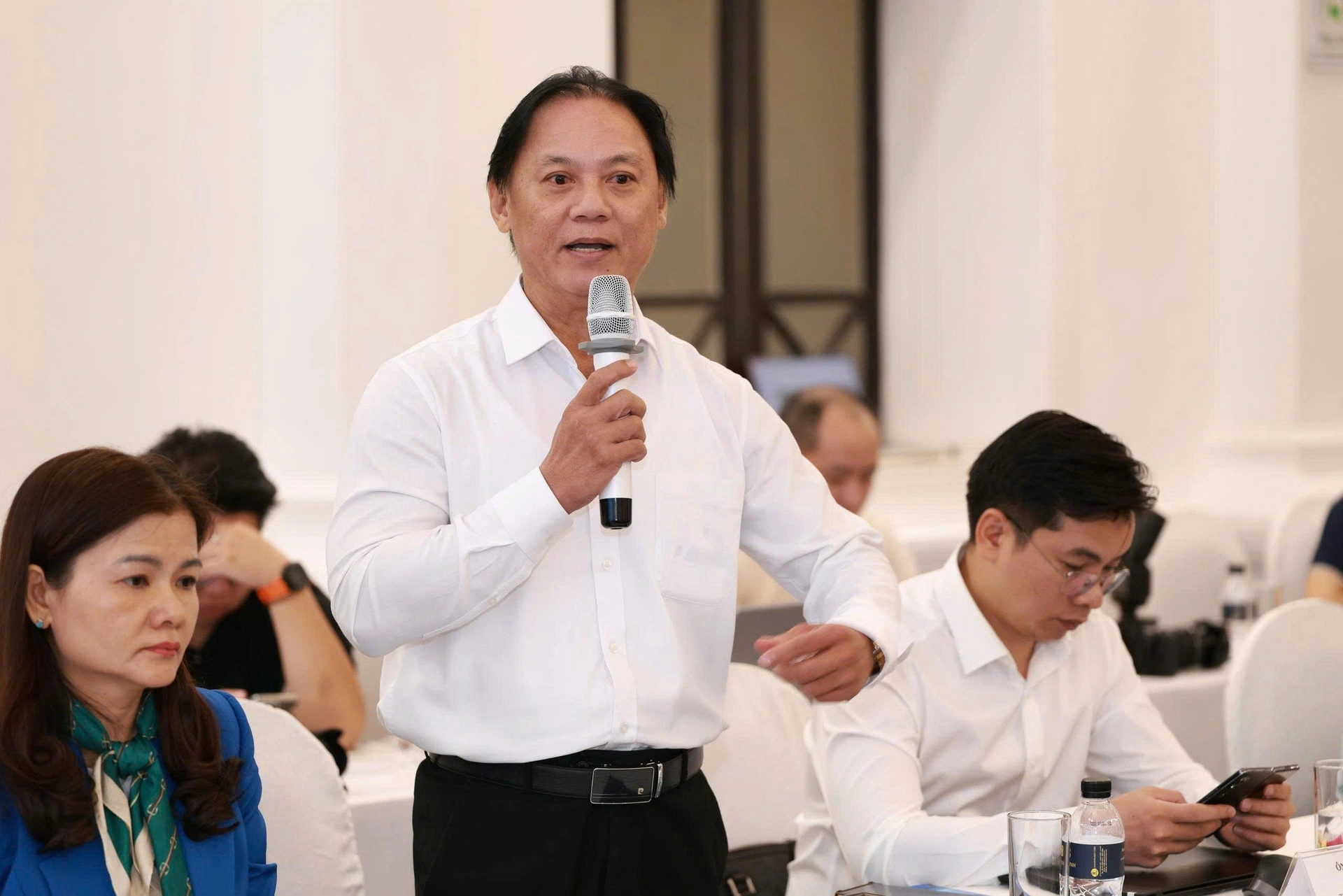 Phó Tổng giám đốc VNPT-IT Lê Xuân Sơn chia sẻ tại tọa đàm