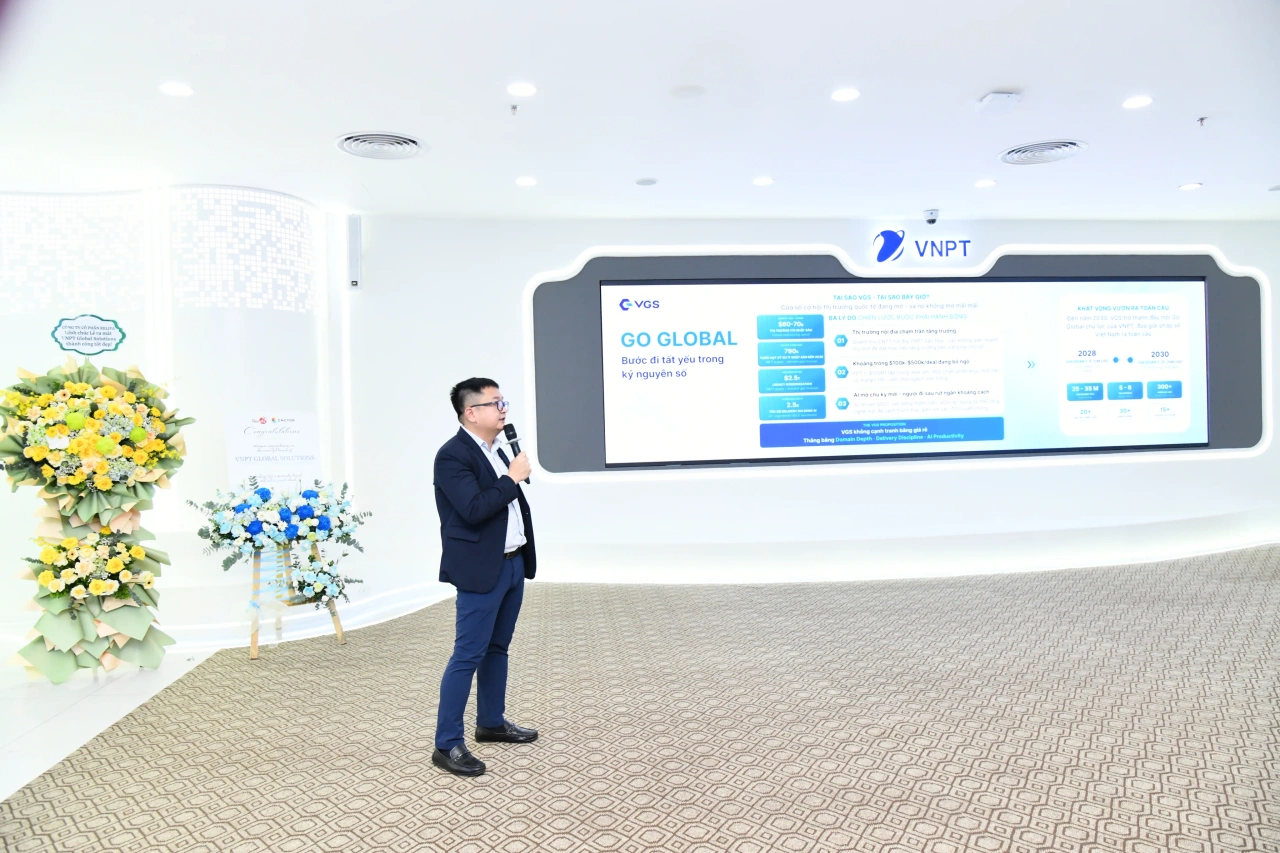 Đại diện VNPT-IT giới thiệu chương trình hành động của VGS